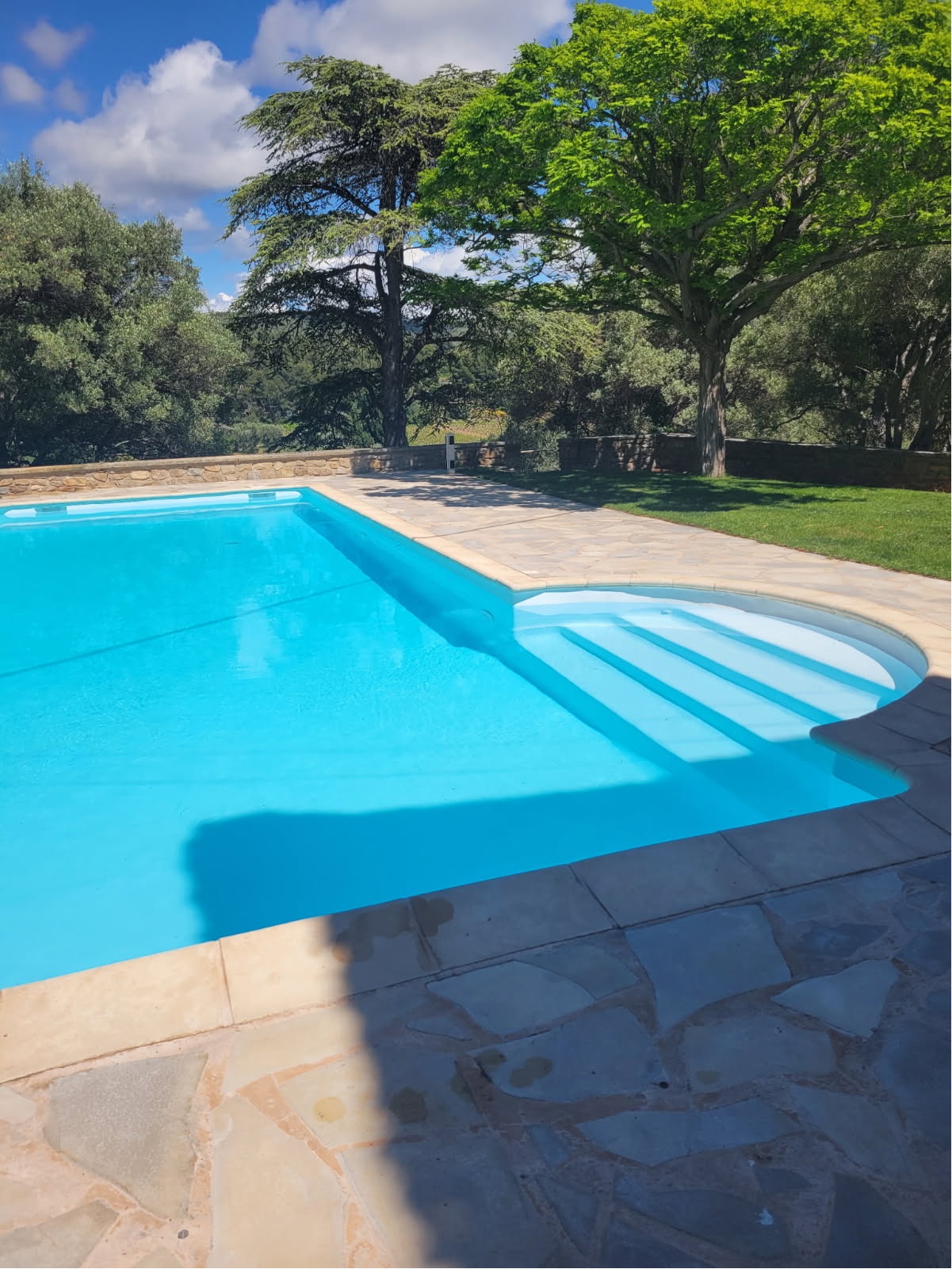 Rénovation piscine béton en polyester2